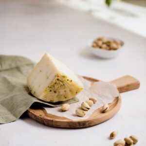 Formaggio Vaccino al Pistacchio di Barone Macrì