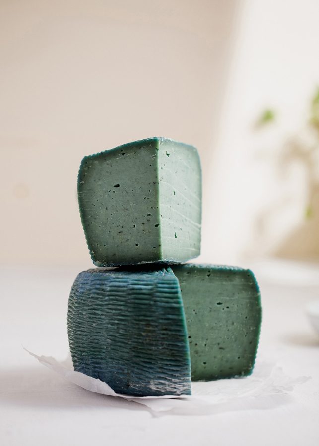 Formaggio Vaccino alla Spirulina di Barone Macrì