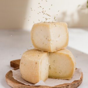 Pecorino Stagionato al Finocchietto Selvatico di Ciminà di Domenico Siciliano